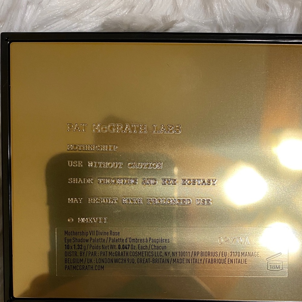 Pat McGrath Luxurious Gold and Bronze Eyeshadow Palette - Picture 2 of 3